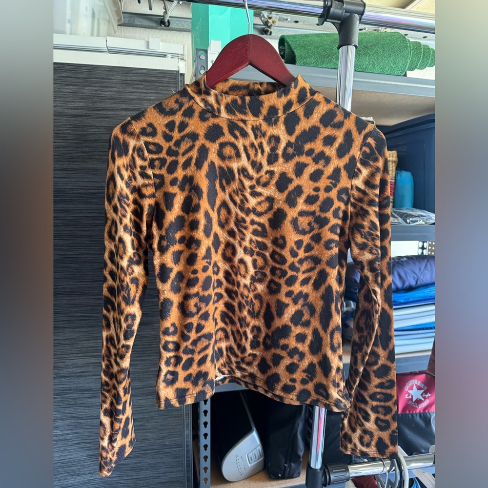 Leopard print mock neck long sleeve shirt